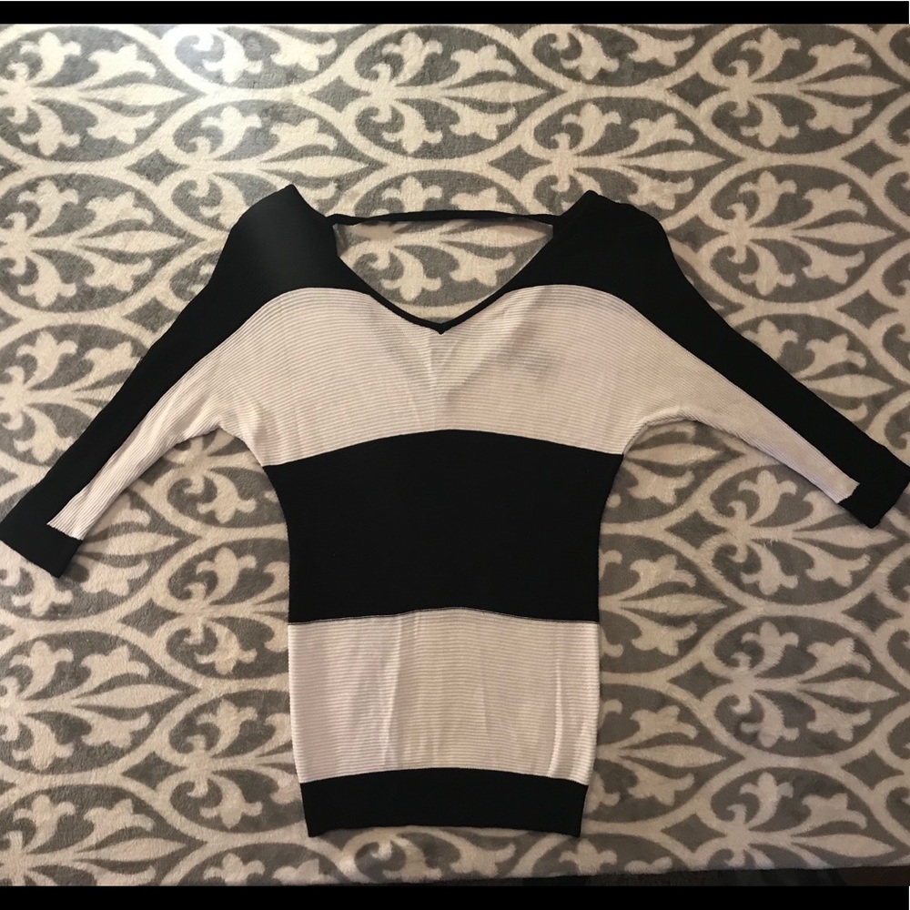 Black & White Stripe Women’s Sweater NWOT Small